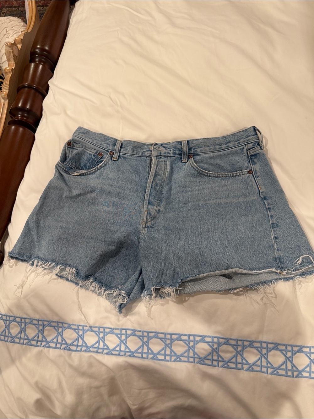 Agolde Light Blue Denim Frayed Hem Parker long Shorts 32